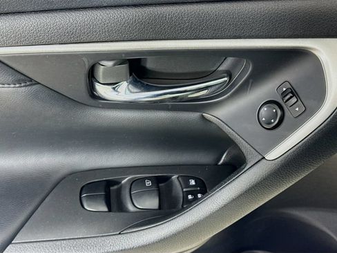 Used 2015 Nissan Altima 2.5 S w/ Power Driver Seat Package FWD image 21