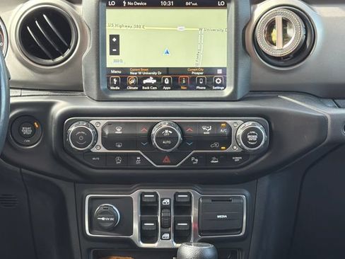 Used 2021 Jeep Gladiator Overland AWD/4WD image 11