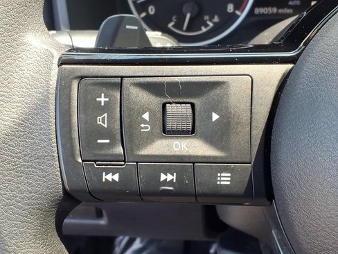 Used 2021 Nissan Rogue SV AWD/4WD image 26