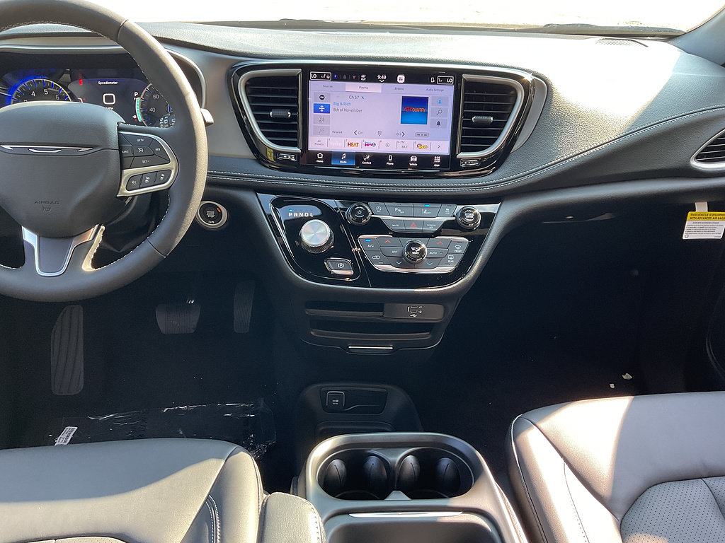 New 2027 Chrysler Pacifica Select FWD image 12