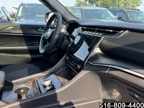 Used 2024 Jeep Grand Cherokee L Laredo AWD/4WD image 30