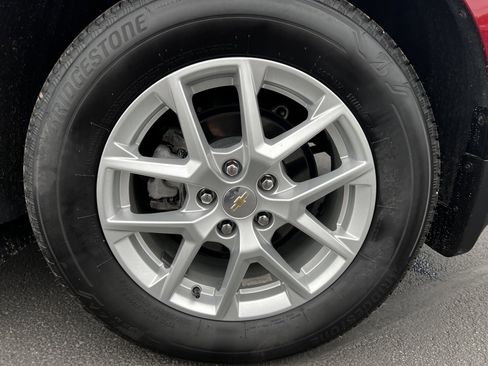 Used 2024 Chevrolet Equinox LT image 7