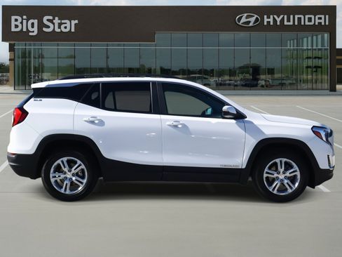 Used 2021 GMC Terrain SLE w/ Driver Convenience Package image 5