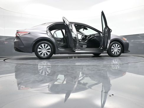 Certified 2019 Toyota Camry LE image 48
