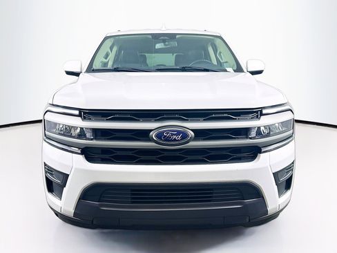 Used 2024 Ford Expedition XLT image 2