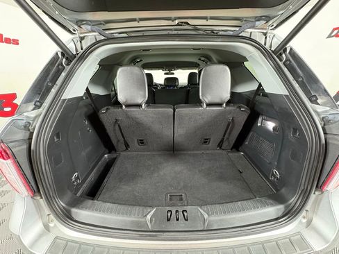 Used 2023 Ford Explorer XLT w/ Equipment Group 202A RWD image 49