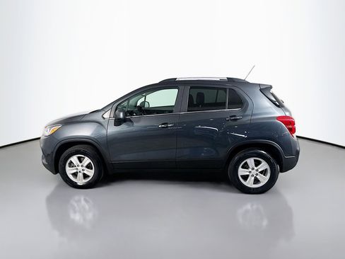 Used 2017 Chevrolet Trax LT w/ LT Convenience Package image 6