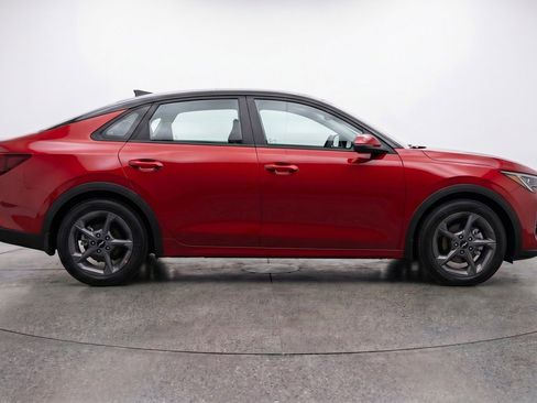 Used 2025 Kia K4 LXS image 11