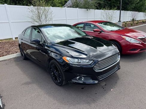 Used 2016 Ford Fusion SE w/ Equipment Group 202A FWD image 8