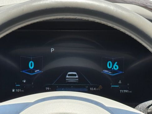 Used 2023 Hyundai Elantra SEL w/ Convenience Package FWD image 14