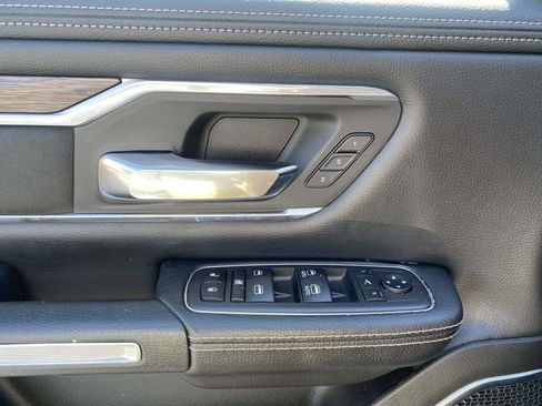 Used 2019 RAM 1500 Laramie AWD/4WD image 17
