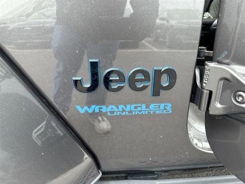 Used 2021 Jeep Wrangler Unlimited Sahara image 26