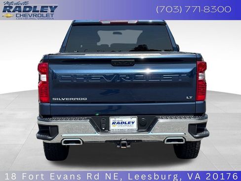 Used 2022 Chevrolet Silverado 1500 LT w/ Z71 Off-Road Package AWD/4WD image 4