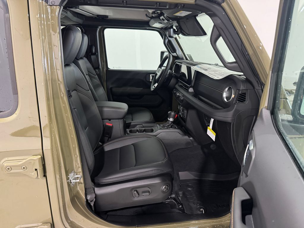 New 2026 Jeep Wrangler Unlimited Sahara w/ Safety Group AWD/4WD image 20