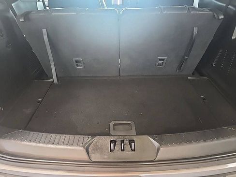Used 2021 Ford Explorer XLT w/ Equipment Group 202A AWD/4WD image 30