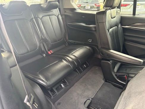 Used 2022 Jeep Grand Cherokee L Limited image 24