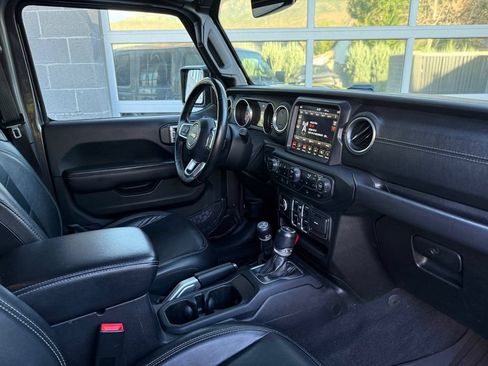 Used 2018 Jeep Wrangler Unlimited Sahara w/ Uconnect 4C Nav & Sound Group AWD/4WD image 48
