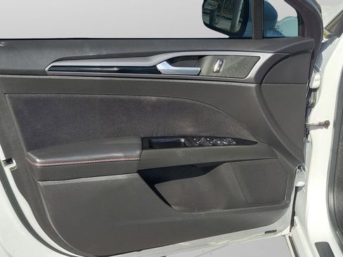 Used 2016 Ford Fusion SE image 15