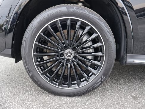 Certified 2025 Mercedes-Benz GLC 300 image 9