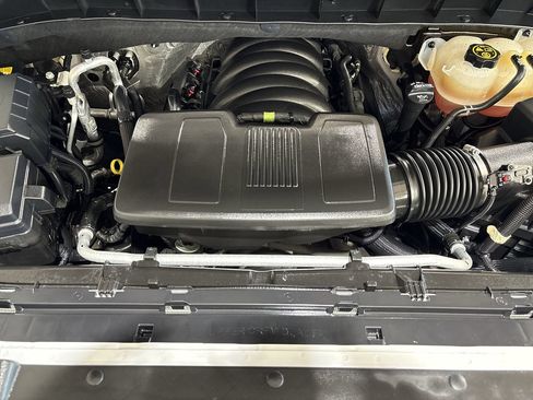 Used 2022 Chevrolet Silverado 1500 LTZ w/ LTZ Premium Package AWD/4WD image 26