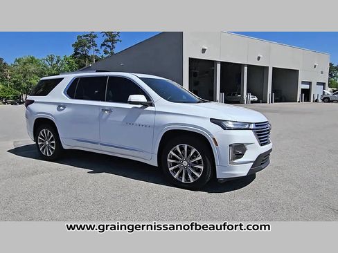 Used 2023 Chevrolet Traverse Premier FWD image 36