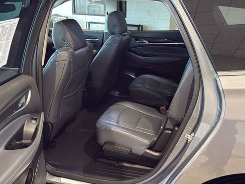 Used 2019 Buick Enclave Essence AWD/4WD image 19