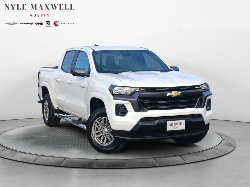 Used 2024 Chevrolet Colorado LT w/ LT Convenience Package RWD image 2