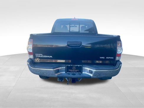 Used 2015 Toyota Tacoma 4x4 Access Cab V6 w/ SR5 Package image 4