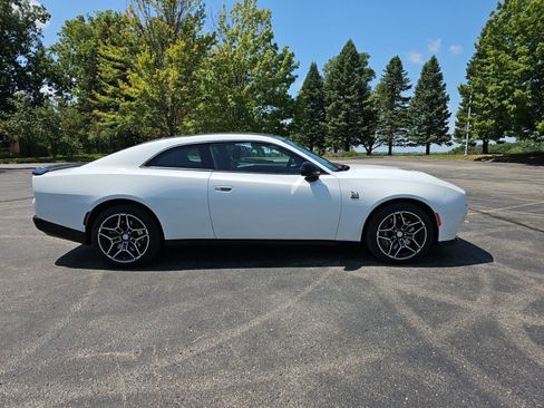 Used 2026 Dodge Charger Scat Pack AWD/4WD image 7