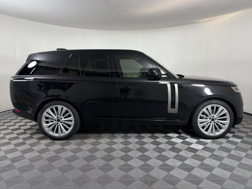 Used 2026 Land Rover Range Rover SE AWD/4WD image 7