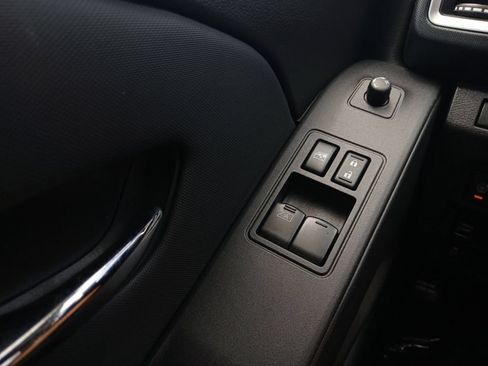 Used 2024 Nissan Frontier SV w/ Technology Package RWD image 17