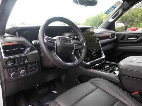 Used 2025 GMC Yukon Denali w/ Denali Reserve Package AWD/4WD image 27