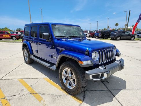 Used 2020 Jeep Wrangler Unlimited Sahara AWD/4WD image 7