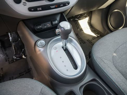Used 2016 Kia Soul EV FWD image 19