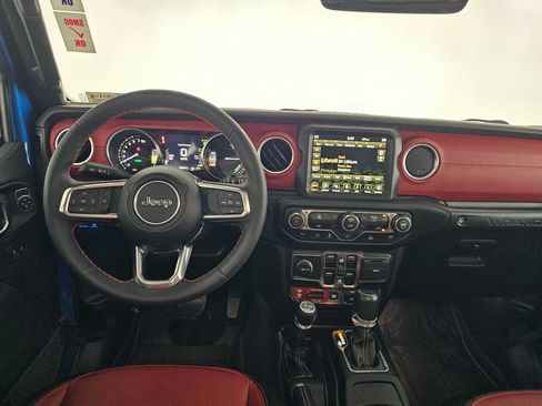 Used 2023 Jeep Wrangler Unlimited Rubicon 4xe AWD/4WD image 18