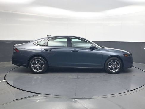Used 2023 Honda Accord EX image 3