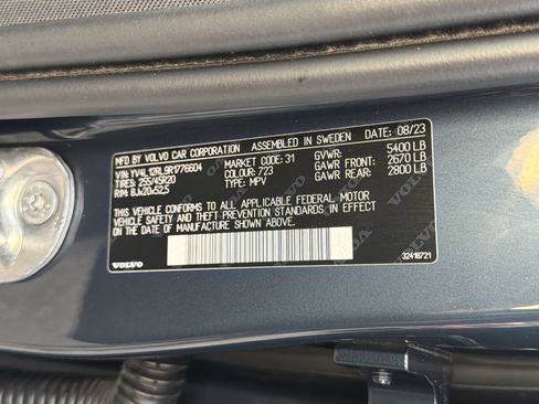 Used 2024 Volvo XC60 B5 Plus image 37