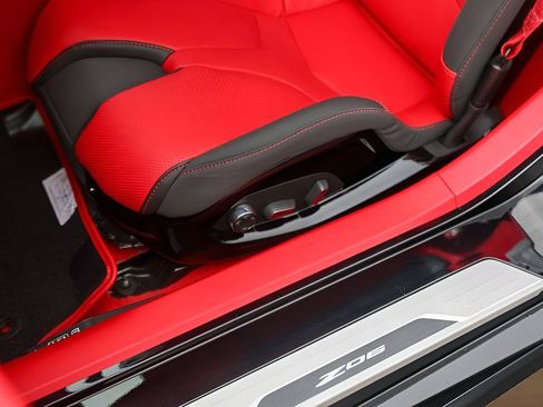 Used 2024 Chevrolet Corvette Z06 RWD image 8