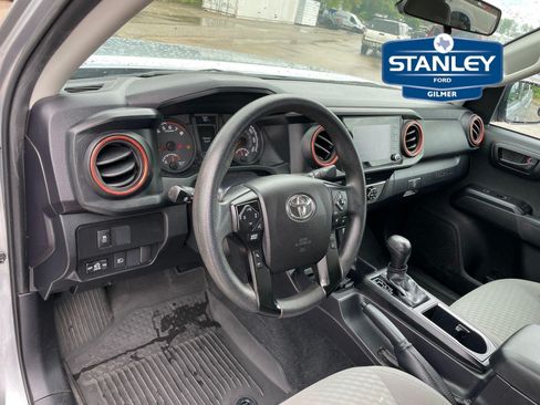 Used 2022 Toyota Tacoma SR w/ SR Convenience Package RWD image 13