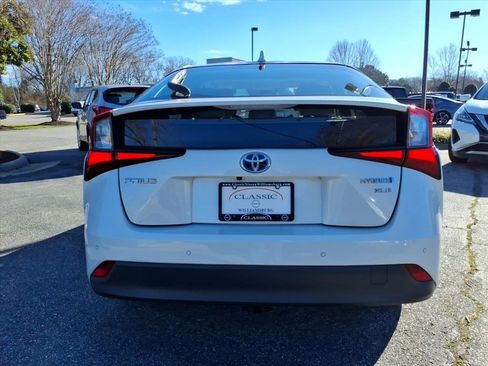 Used 2020 Toyota Prius XLE image 5