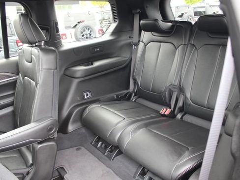 Used 2024 Jeep Grand Cherokee L Limited w/ Black Appearance Package AWD/4WD image 28