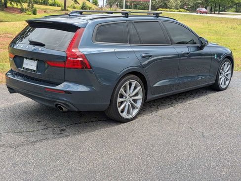 Used 2020 Volvo V60 T5 Momentum FWD image 6