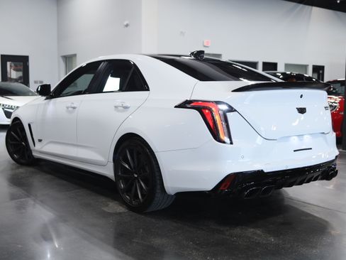 Used 2025 Cadillac CT4 V Blackwing w/ Driver Assist Package RWD image 4