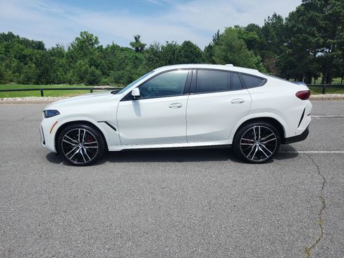 Used 2026 BMW X6 xDrive40i w/ Premium Package AWD/4WD image 2