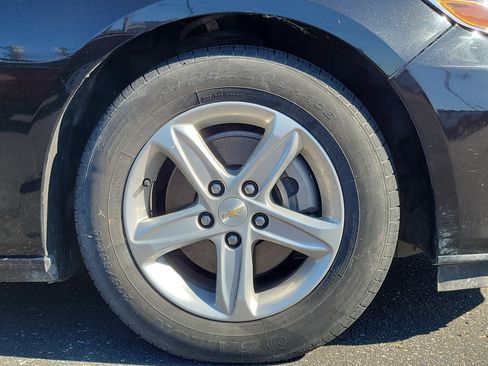 Used 2024 Chevrolet Malibu LT FWD image 5