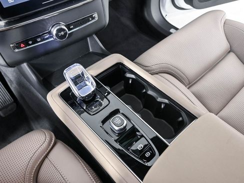 Certified 2026 Volvo XC90 B6 Ultra AWD/4WD image 17