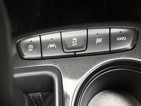 Used 2025 Chevrolet TrailBlazer LT AWD/4WD image 14