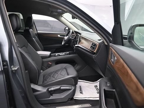 Used 2024 Volkswagen Atlas SE FWD image 26