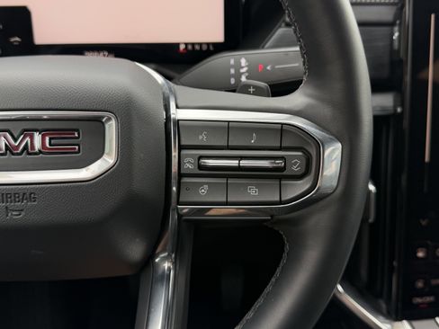 Used 2025 GMC Acadia Elevation FWD image 18
