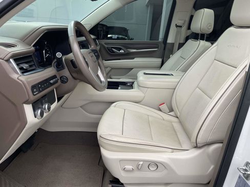 Used 2021 GMC Yukon Denali w/ Denali Premium Package RWD image 16